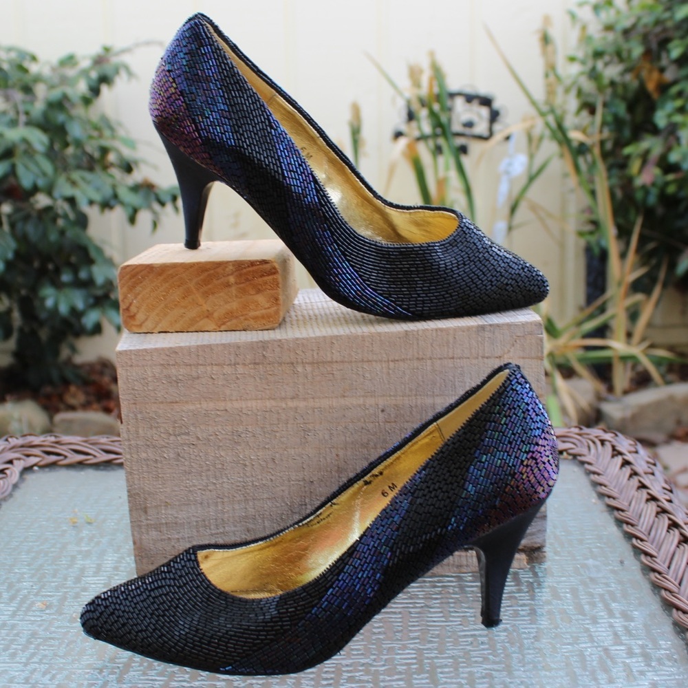 Retro J. RENEE Iridescent Indigo Beaded Heels 👠🦋